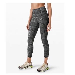 LULULEMON Time To Sweat Crop 23”